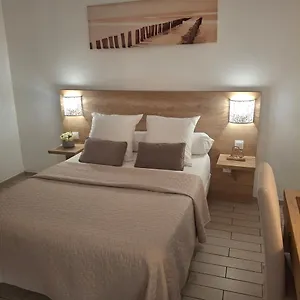 Apartment Mistral, Port-Saint-Louis-du-Rhône